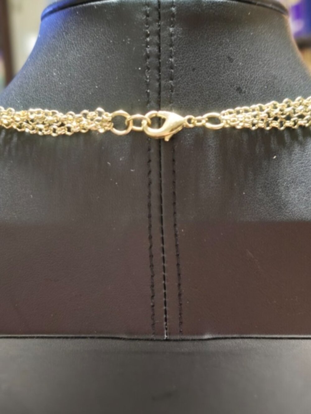 3 Strand Cream Colour Faceted Resin Gold Tone Chain - Picture 2 of 2